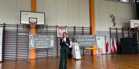 Powiększ grafikę: Dzień Edukacji Narodowej w ZSSiMS. Pasowanie na ucznia klas pierwszych i otrzęsiny klas licealnych