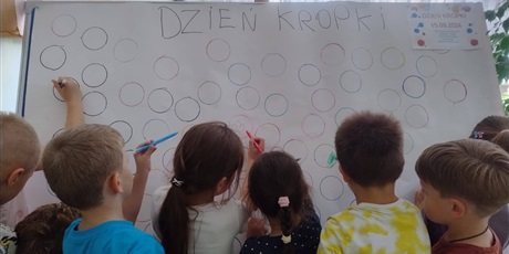 Powiększ grafikę: Dzień Kropki w ZSSiMS 