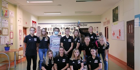 Powiększ grafikę: dziewczyny-z-ap-lotos-262208.jpg