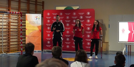 Powiększ grafikę: Spotkanie z reprezentantkami Polski w Amp futbolu