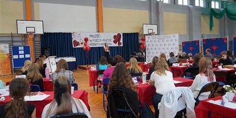 Powiększ grafikę: konkursu-milosc-w-poezji-i-muzyce-roznych-narodow-673763.jpg