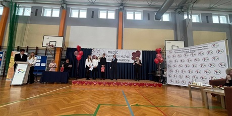 Powiększ grafikę: konkursu-milosc-w-poezji-i-muzyce-roznych-narodow-673810.jpg