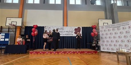 Powiększ grafikę: konkursu-milosc-w-poezji-i-muzyce-roznych-narodow-673811.jpg