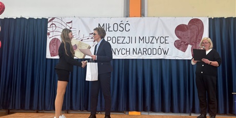 Powiększ grafikę: konkursu-milosc-w-poezji-i-muzyce-roznych-narodow-673817.jpg