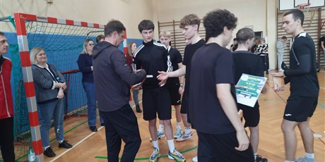 Powiększ grafikę: Mikołajkowy Turniej Piłki Siatkowej 