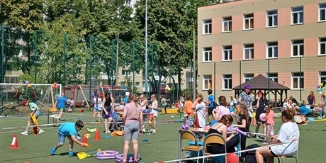 Powiększ grafikę: miniolimpiada-dzieci-dzieciom-447290.jpg