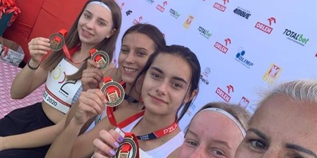 Mistrzostwa Polski Łódź złote medalistki wojewódzkiej szwedzkiej sztafety U16