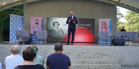 Powiększ grafikę: Narodowe Czytanie „Kordiana” w PaNarodowe Czytanie „Kordiana” w Parku Oruńskim rku Oruńskim 