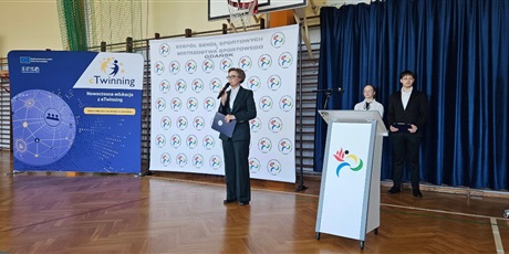 Powiększ grafikę: Regionalna konferencja warsztatowa „eTwinning w synergii z Erasmus+ dla kreatywnych dyrektorów i nauczycieli” 