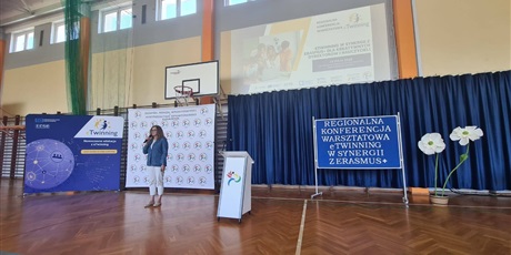 Powiększ grafikę: Regionalna konferencja warsztatowa „eTwinning w synergii z Erasmus+ dla kreatywnych dyrektorów i nauczycieli” 