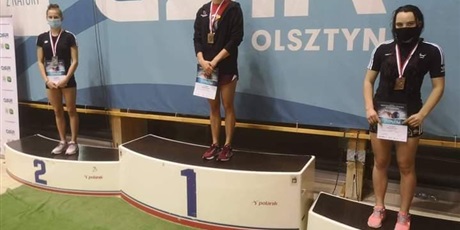 Srebrny medal Igi Weckwert w Mistrzostwach Polski Seniorów i Młodzieżowców w pływaniu!