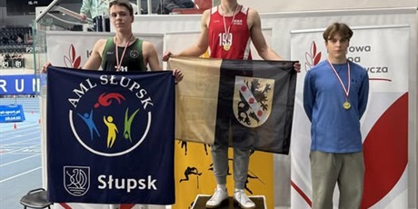 Powiększ grafikę: Nataniel Szwedka na podium
