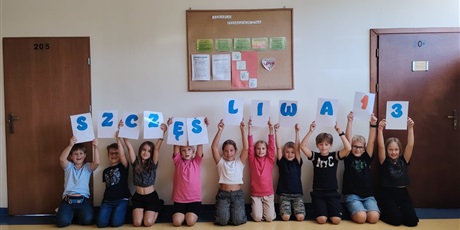 Powiększ grafikę: szczesliwa-13-zaczynamy-glosowanie-637767.jpg