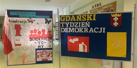 Powiększ grafikę: Wystawa Tygodnia Demokracji w ZSSiMS