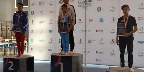 Uczeń klasy 8M Vincent Azumi został srebrnym medalistą Mistrzostw Polski w gimnastyce!