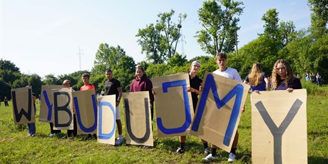 Powiększ grafikę: wybudujmy-razem-stadion-637079.jpg