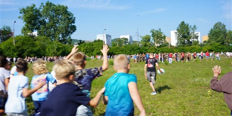 Powiększ grafikę: wybudujmy-razem-stadion-637090.jpg