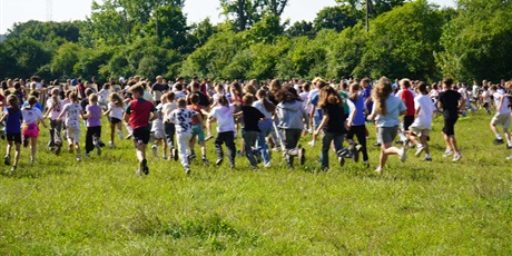 Powiększ grafikę: wybudujmy-razem-stadion-637099.jpg