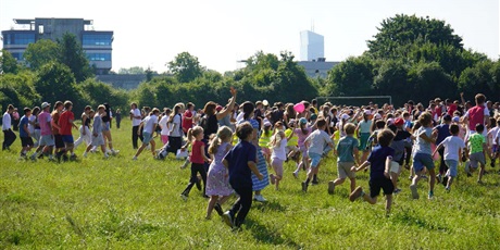 Powiększ grafikę: wybudujmy-razem-stadion-637101.jpg