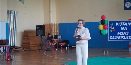 Powiększ grafikę: zaczynamy-miniolimpiade-dzieci-dzieciom-446926.jpg