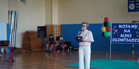 Powiększ grafikę: zaczynamy-miniolimpiade-dzieci-dzieciom-446927.jpg
