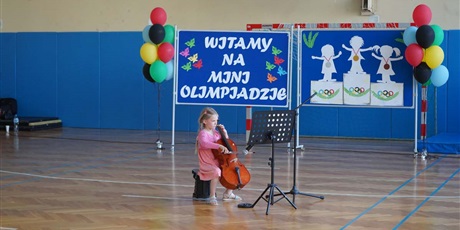 Powiększ grafikę: zaczynamy-miniolimpiade-dzieci-dzieciom-446936.jpg
