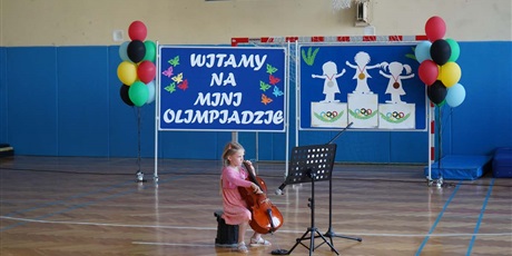 Powiększ grafikę: zaczynamy-miniolimpiade-dzieci-dzieciom-446937.jpg