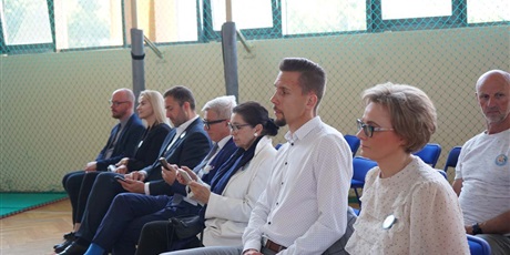 Powiększ grafikę: zaczynamy-miniolimpiade-dzieci-dzieciom-446938.jpg