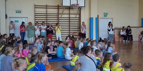 Powiększ grafikę: zaczynamy-miniolimpiade-dzieci-dzieciom-446939.jpg
