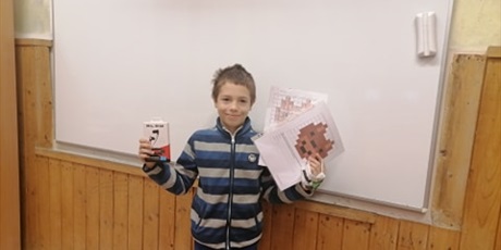 Powiększ grafikę: Kacper zdobywca I miejsca w konkursie "Pokoloruj obrazek"