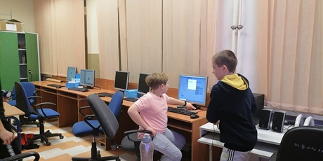 Powiększ grafikę: Nauka kodowania w aplikacji mBlock.
