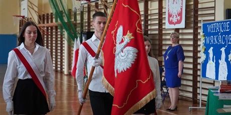 Powiększ grafikę: zakonczenie-roku-szkolnego-454845.jpg