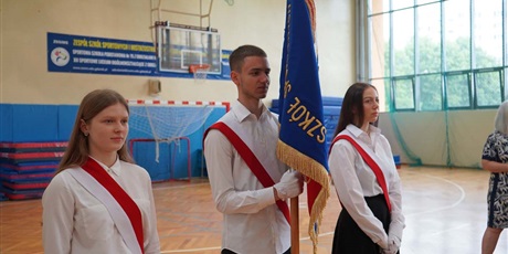 Powiększ grafikę: zakonczenie-roku-szkolnego-454852.jpg