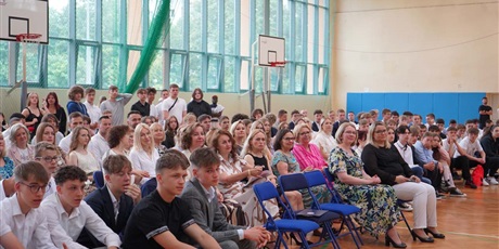 Powiększ grafikę: zakonczenie-roku-szkolnego-454855.jpg