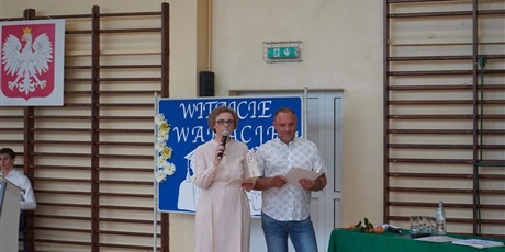 Powiększ grafikę: zakonczenie-roku-szkolnego-454861.jpg