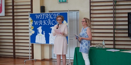 Powiększ grafikę: zakonczenie-roku-szkolnego-454865.jpg