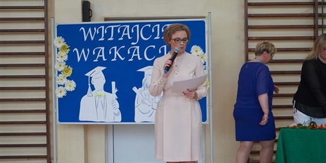 Powiększ grafikę: zakonczenie-roku-szkolnego-454868.jpg