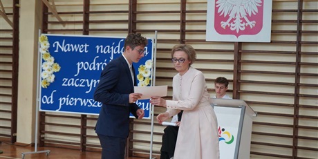 Powiększ grafikę: zakonczenie-roku-szkolnego-454877.jpg