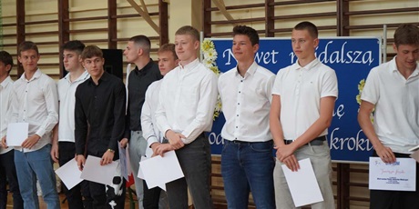 Powiększ grafikę: zakonczenie-roku-szkolnego-454890.jpg