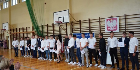 Powiększ grafikę: zakonczenie-roku-szkolnego-454894.jpg