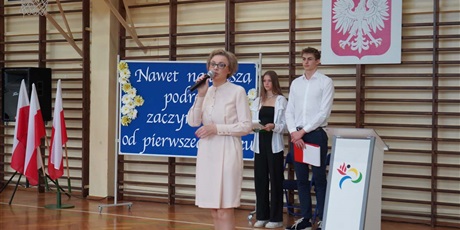 Powiększ grafikę: zakonczenie-roku-szkolnego-454899.jpg
