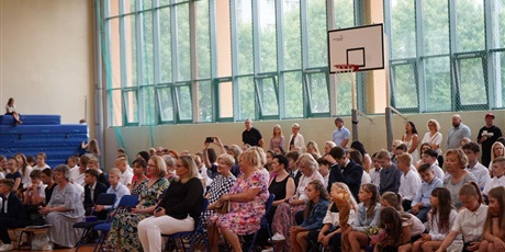 Powiększ grafikę: zakonczenie-roku-szkolnego-454917.jpg