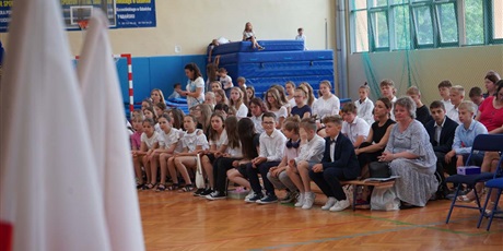 Powiększ grafikę: zakonczenie-roku-szkolnego-454920.jpg