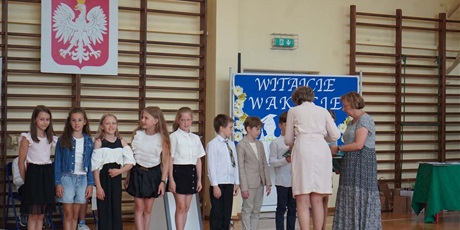 Powiększ grafikę: zakonczenie-roku-szkolnego-454922.jpg