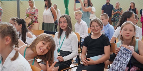 Powiększ grafikę: zakonczenie-roku-szkolnego-454925.jpg