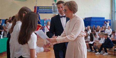 Powiększ grafikę: zakonczenie-roku-szkolnego-454927.jpg