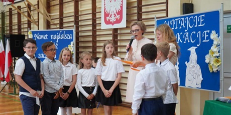 Powiększ grafikę: zakonczenie-roku-szkolnego-454935.jpg