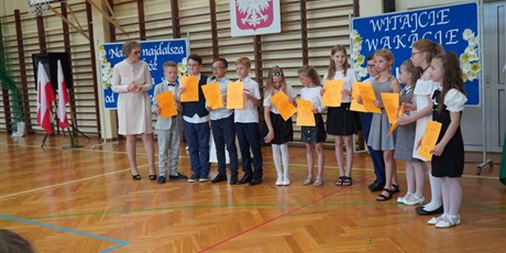 Powiększ grafikę: zakonczenie-roku-szkolnego-454939.jpg