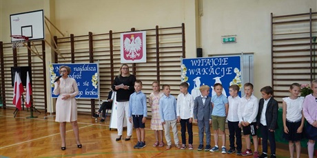 Powiększ grafikę: zakonczenie-roku-szkolnego-454949.jpg