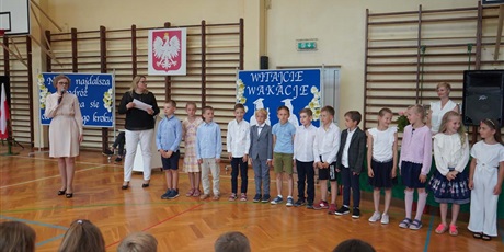 Powiększ grafikę: zakonczenie-roku-szkolnego-454950.jpg